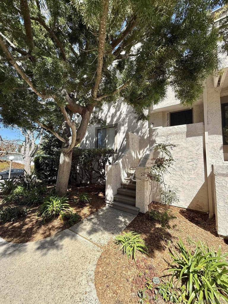 La Jolla, CA 92037,8490 Via Sonoma #12