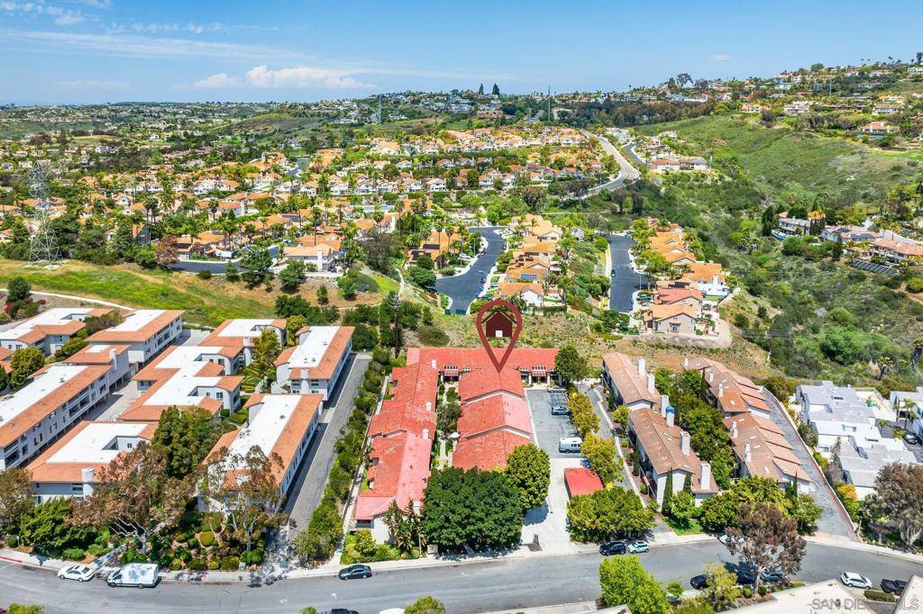 Carlsbad, CA 92009,2352 Altisma Way #15