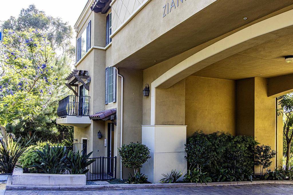 La Jolla, CA 92037,2400 Torrey Pines Rd #112