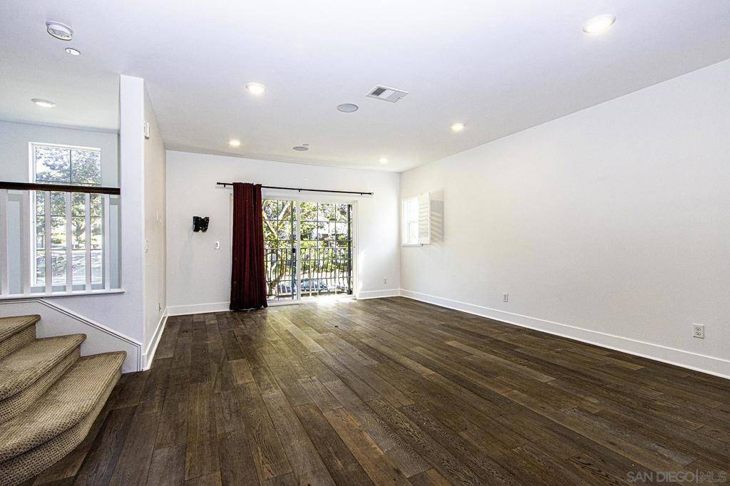 La Jolla, CA 92037,2400 Torrey Pines Rd #112