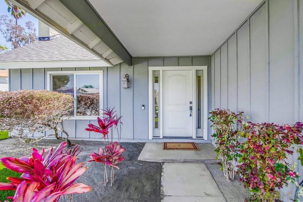 Santee, CA 92071,9985 Delia Lane