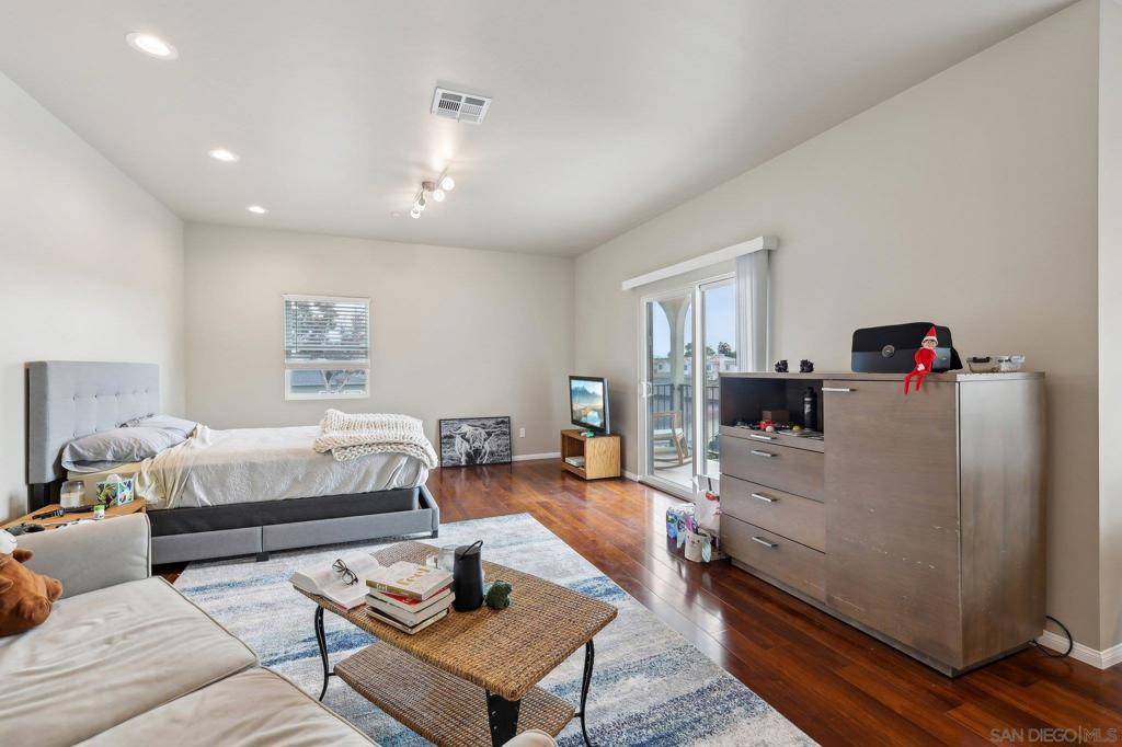859 Florida St Imperial Beach, CA 91932