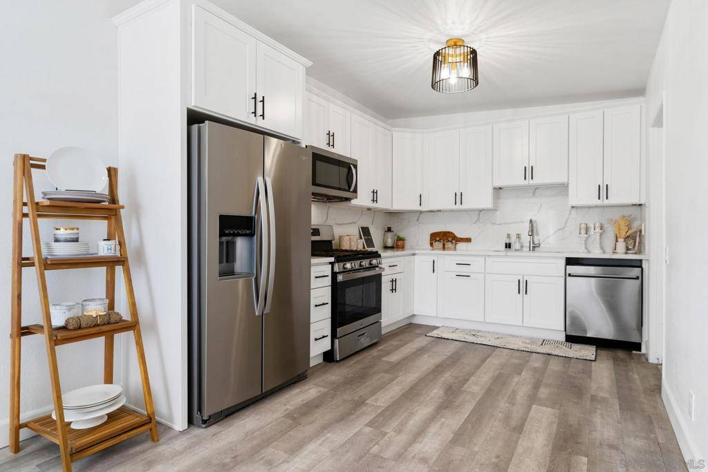 Imperial Beach, CA 91932,928 Flroida Street