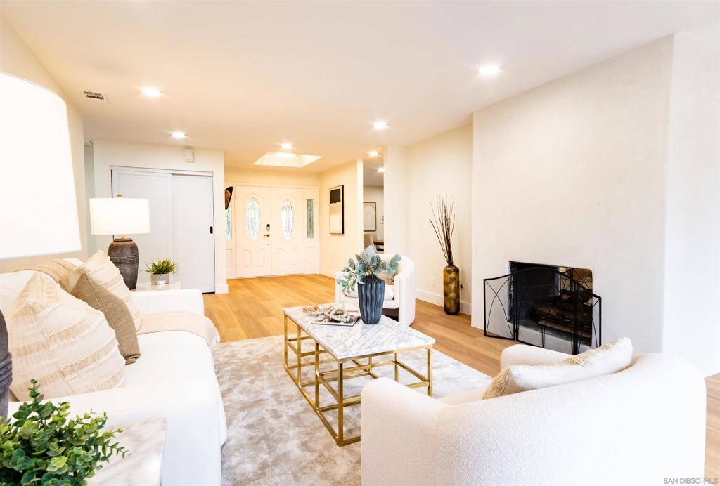 Escondido, CA 92025,436 Montana Luna Ct