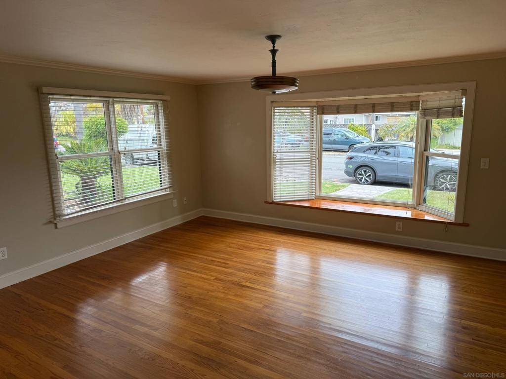 Oceanside, CA 92054,619 Rockledge St