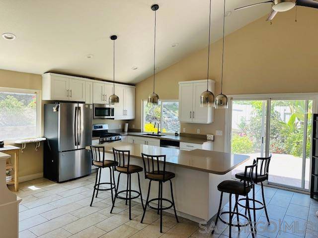 8215 Hillandale Dr San Diego, CA 92120