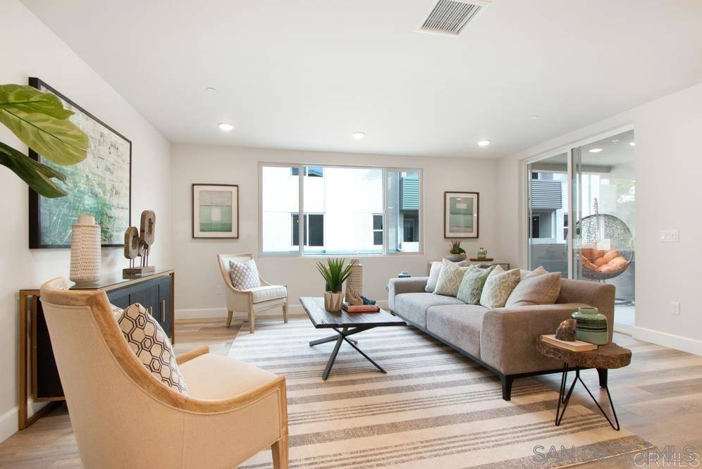 Carlsbad, CA 92008,348 Walnut Ave