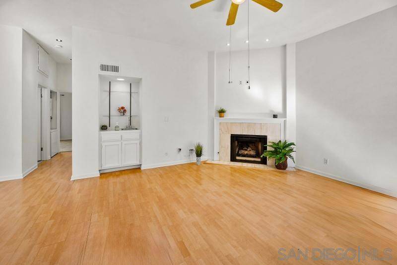 San Diego, CA 92117,5170 Blvd #9