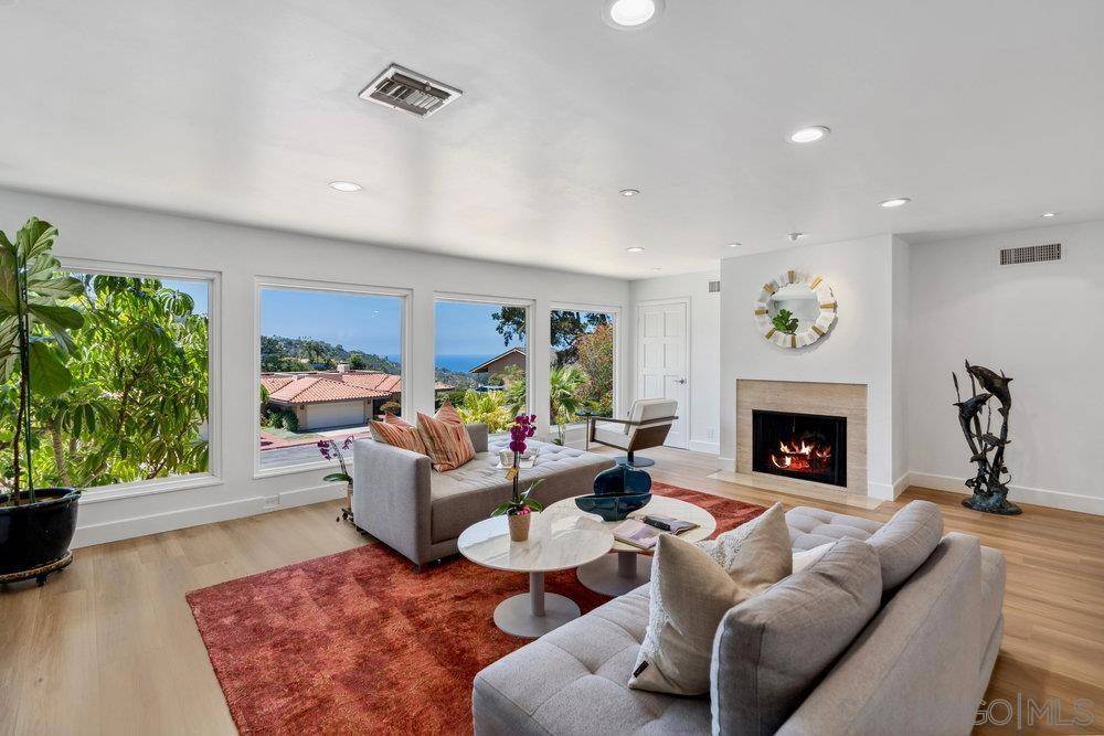7645 Caminito Coromandel La Jolla, CA 92037