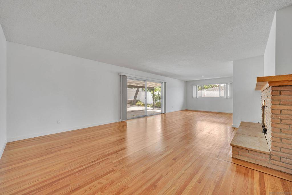 San Diego, CA 92120,6186 Capri