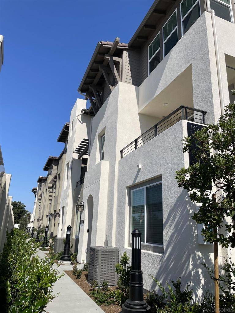 San Diego, CA 92130,13004 Lumen Way