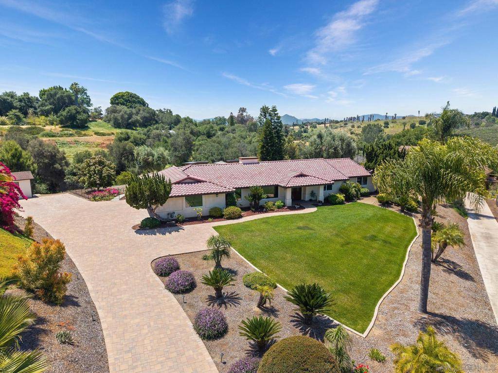 Escondido, CA 92025,1009 Summit Trl