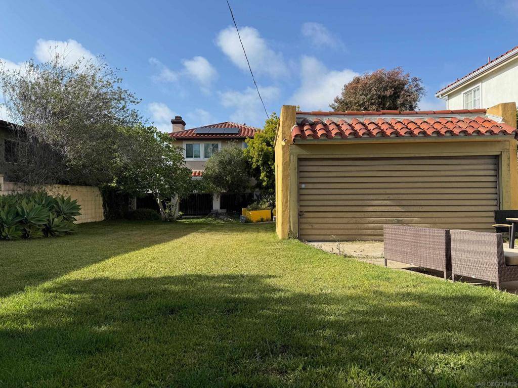 Redondo Beach, CA 90278,2217 Harriman Lane