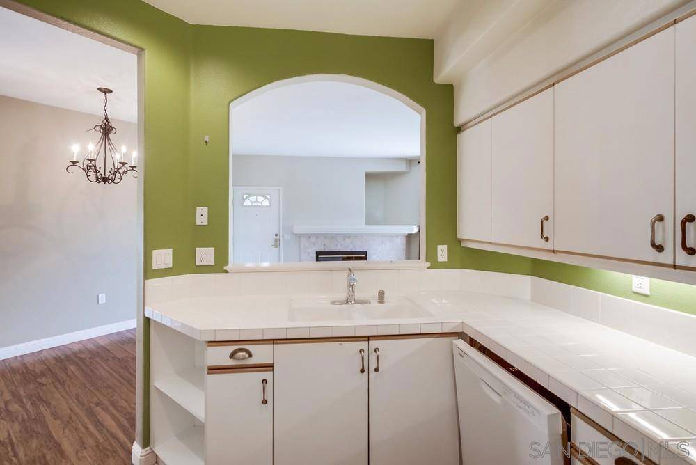 12079 Tivoli Park Row #4 San Diego, CA 92128