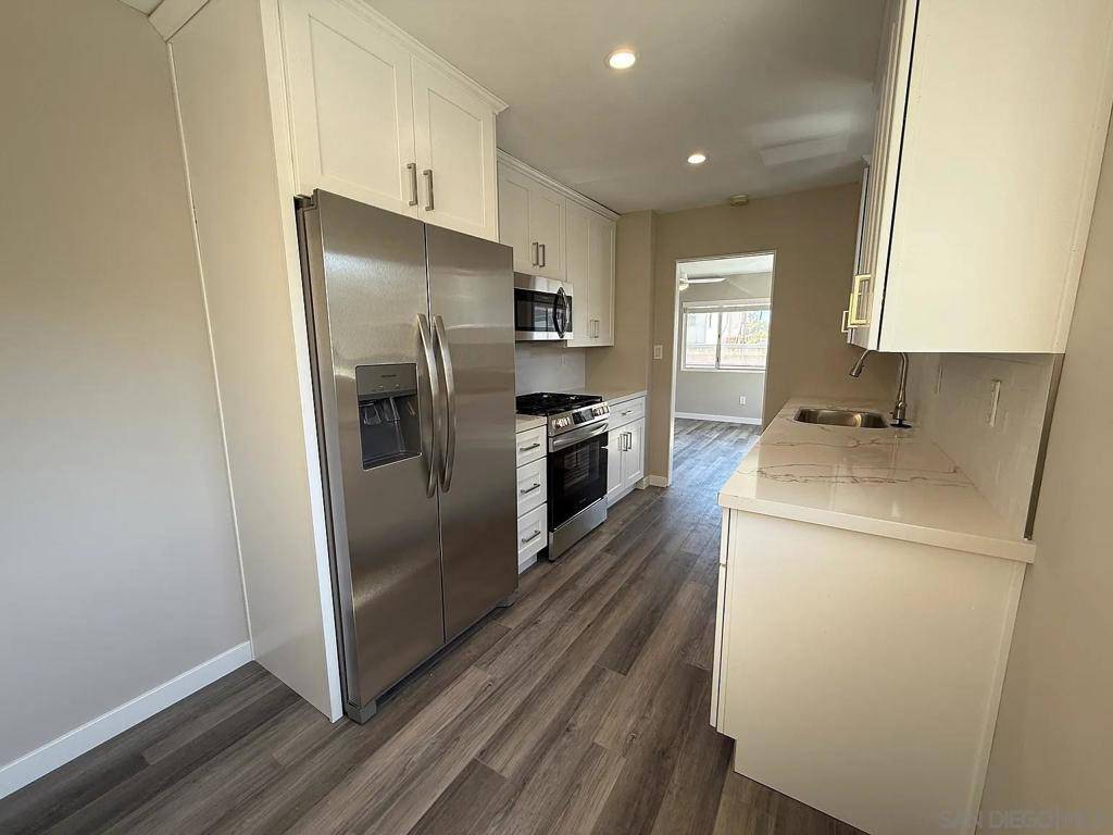 San Diego, CA 92037,1241 Prospect St. #11