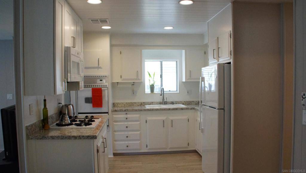 Escondido, CA 92029,955 Howard Ave #SPC 89