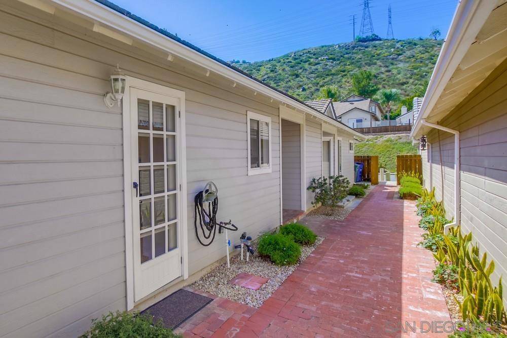 El Cajon, CA 92019,1371 Bitterbush