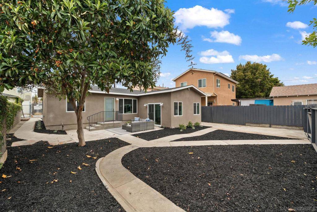 San Diego, CA 92115,7054 7056 Amherst St