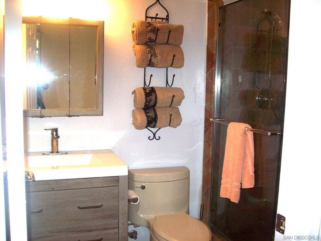 Vista, CA 92083,2215 Mira Sol Drive