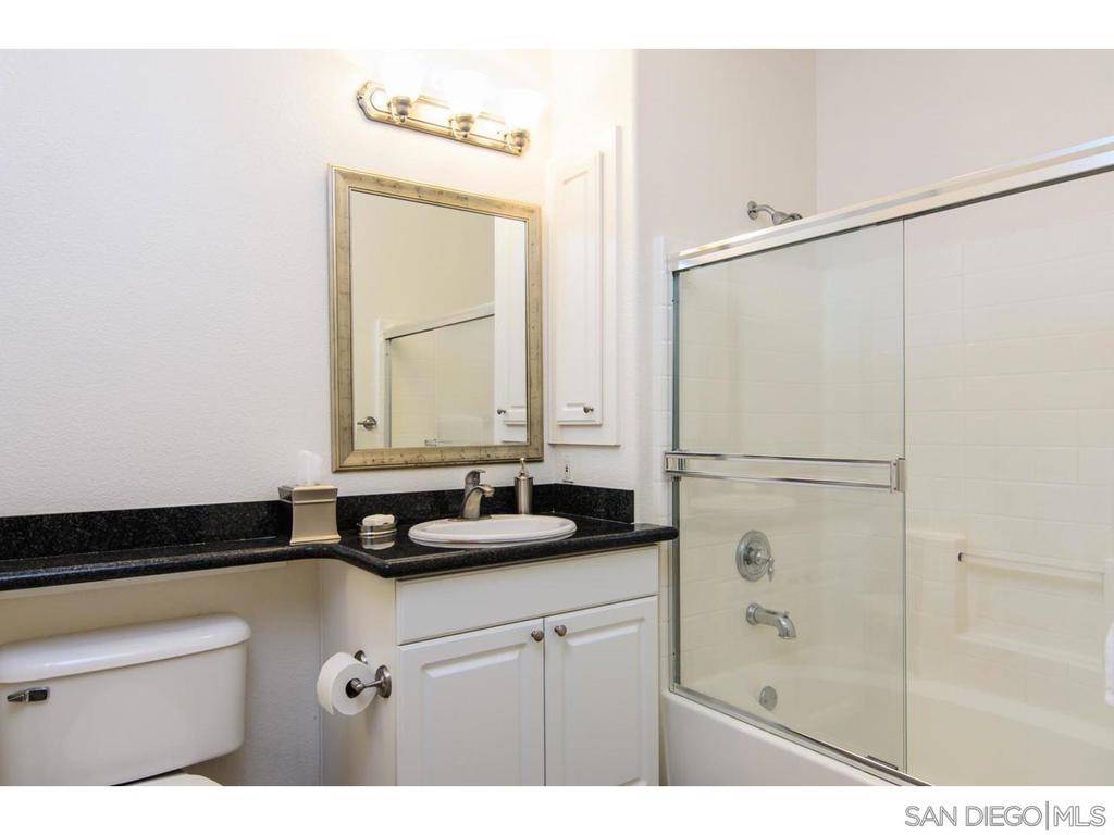 La Jolla, CA 92037,9263 Regents Rd #B404