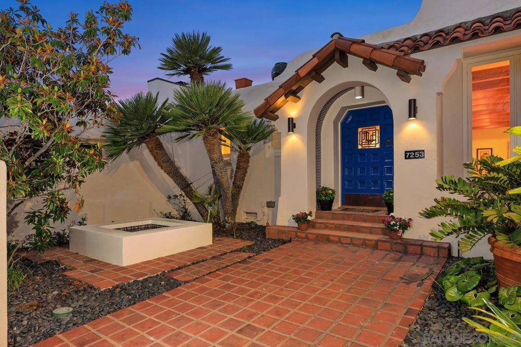 La Jolla, CA 92037,7253 Monte Vista Avenue