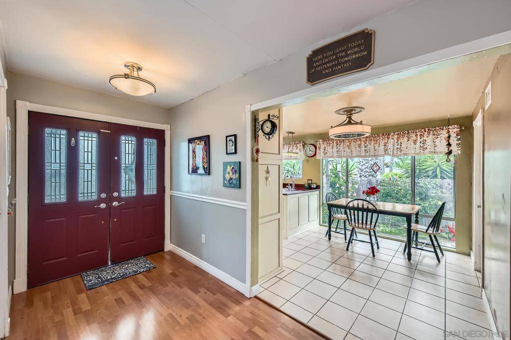 Santee, CA 92071,9232 LOMKER COURT