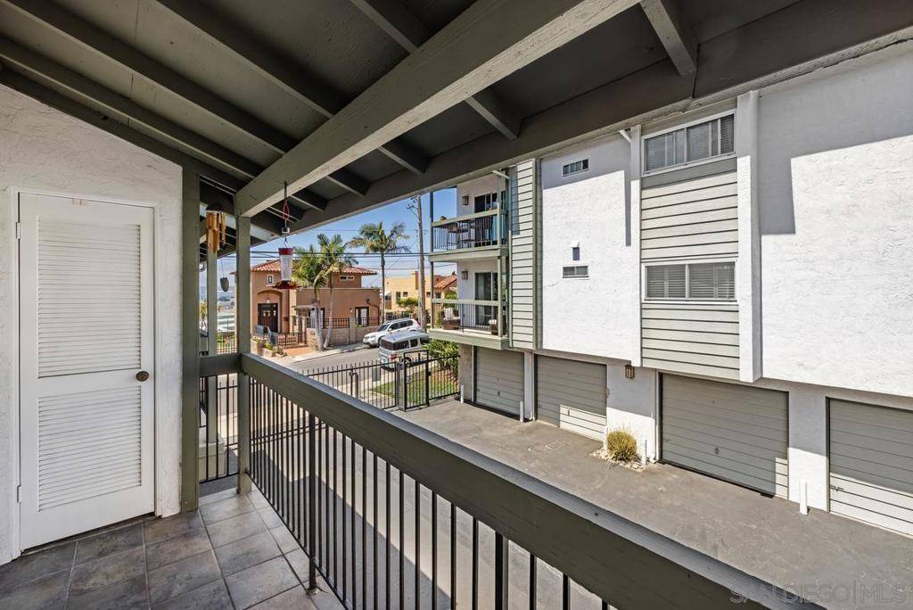 San Diego, CA 92103,2955 Columbia St #5