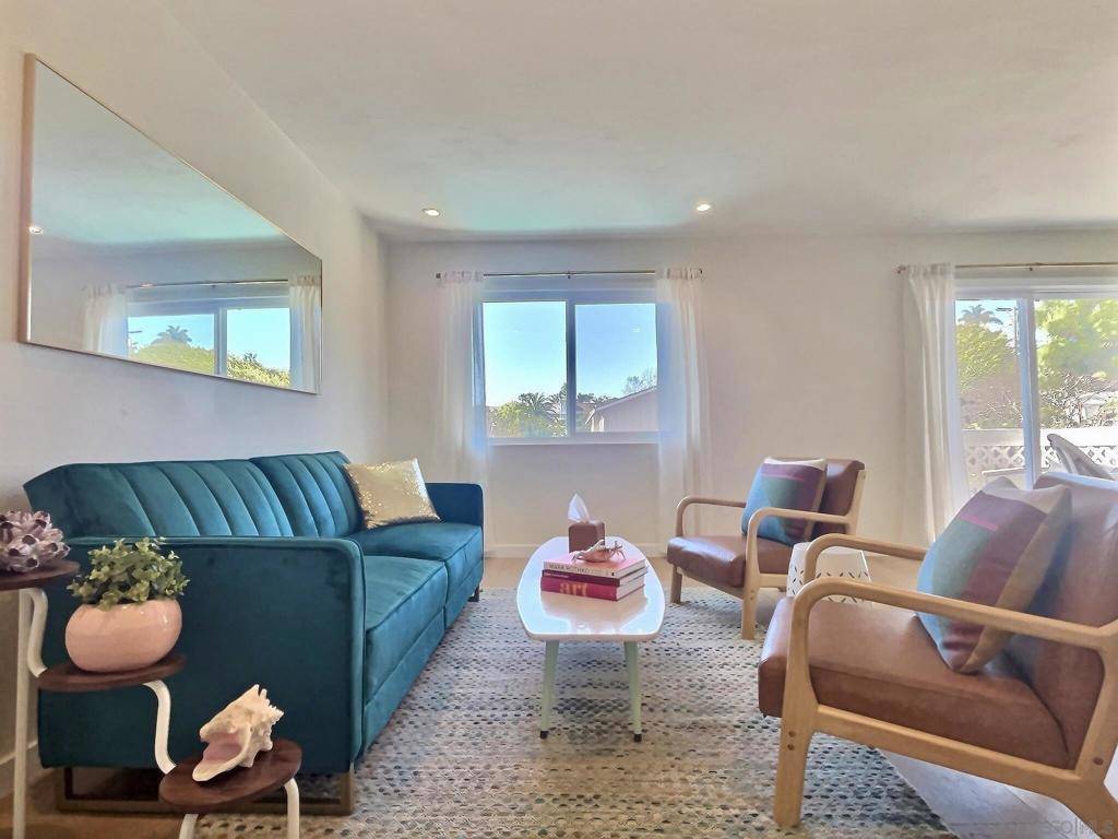 Encinitas, CA 92024,812 Regal #P6