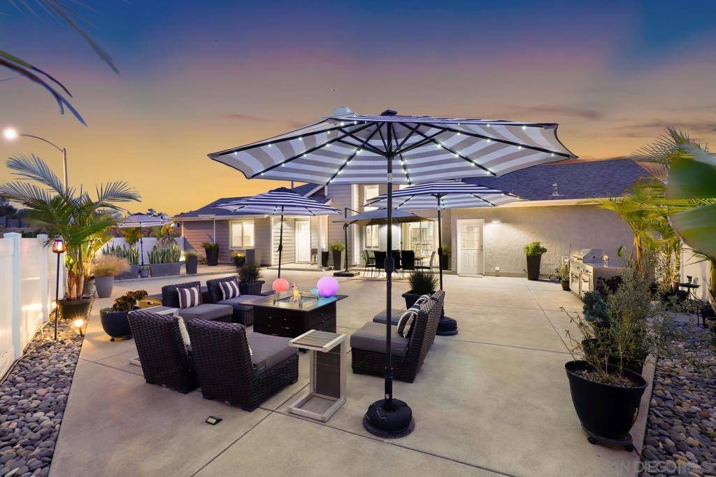 Carlsbad, CA 92011,6951 Quiet Cove Dr