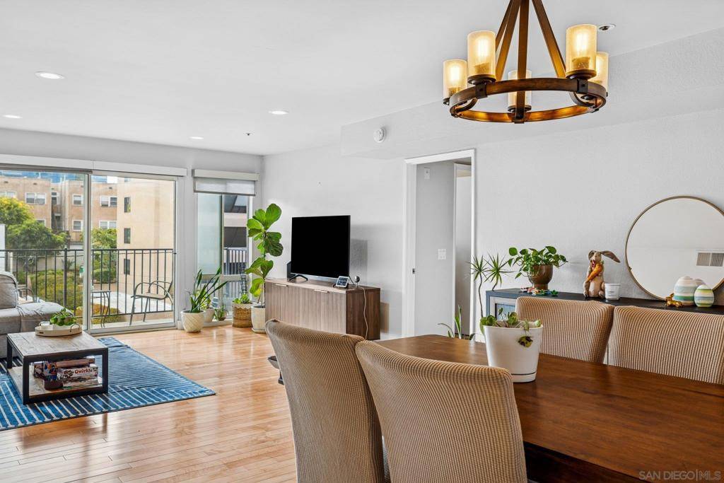 San Diego, CA 92101,2568 Albatross St #5K