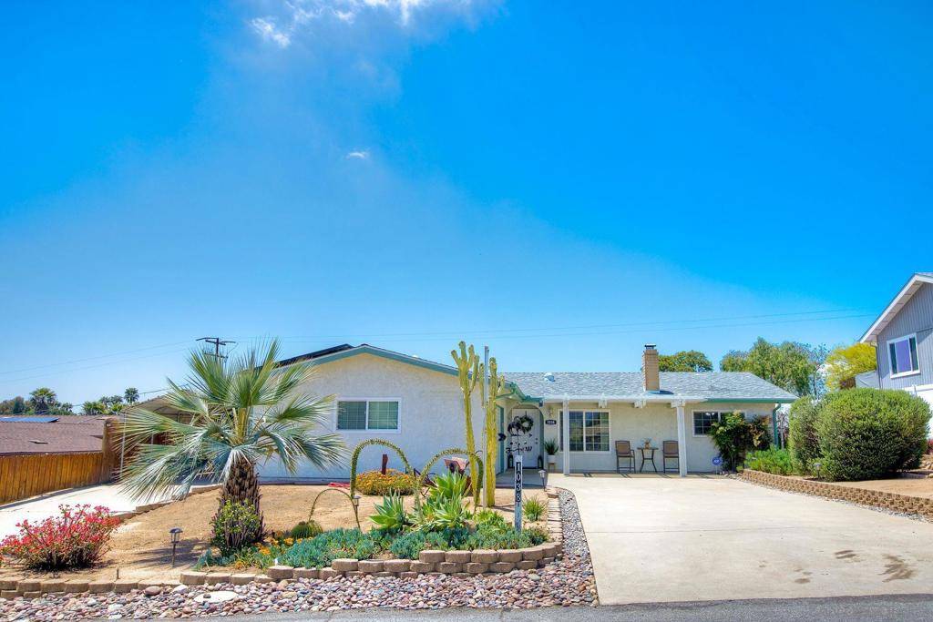 Fallbrook, CA 92028,1038 Knoll Park Ln