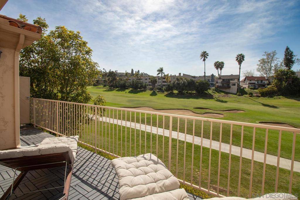 Carlsbad, CA 92009,7517 Jerez #B