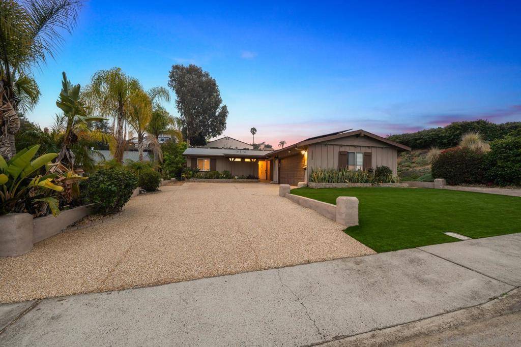 Poway, CA 92064,13503 Maryearl Ln