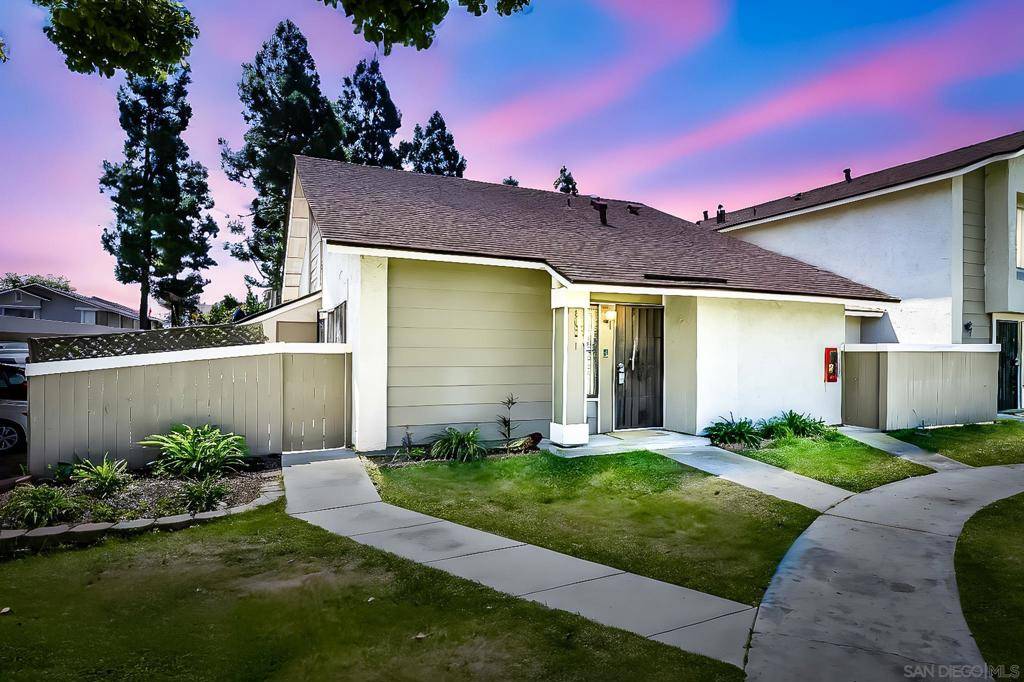 San Diego, CA 92139,6880 Bear River Row #1