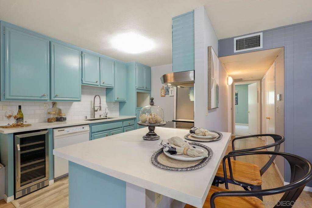 San Diego, CA 92115,5006 Collwood Way #84