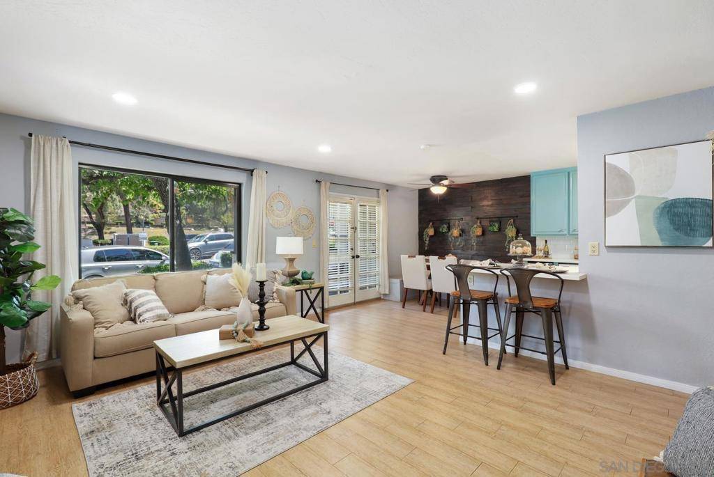 San Diego, CA 92115,5006 Collwood Way #84