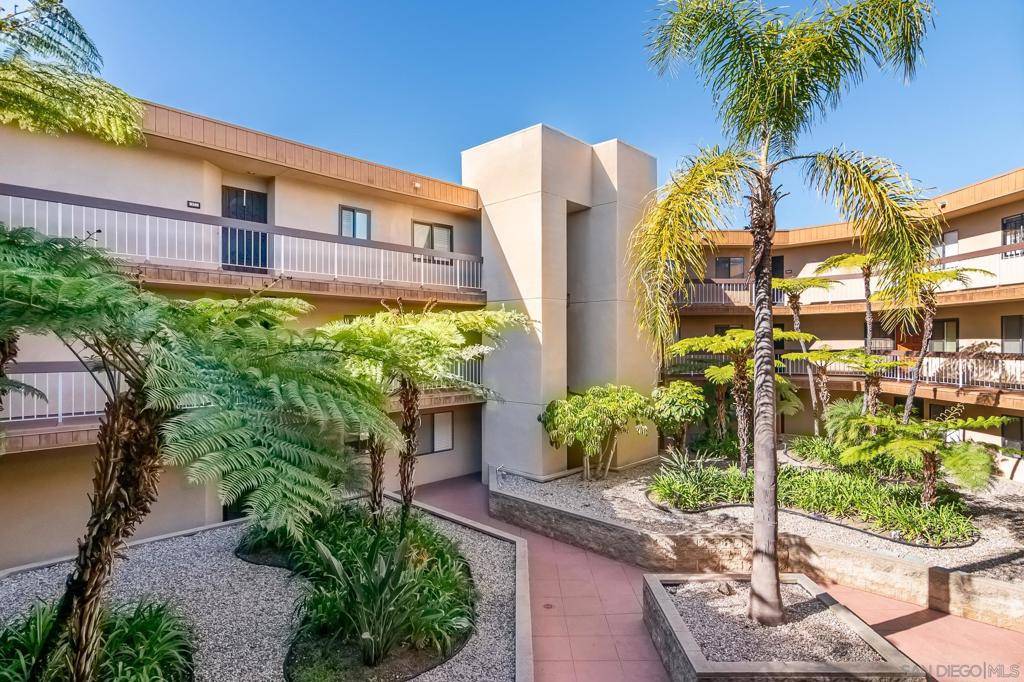 San Diego, CA 92119,6960 Golfcrest #B210