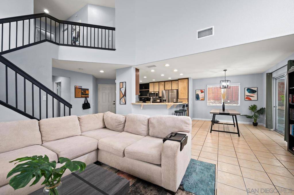 Escondido, CA 92026,29819 Platanus Dr