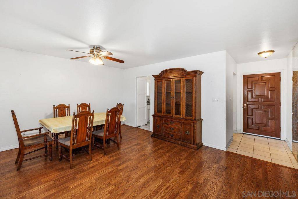 San Diego, CA 92117,5236 Lodi St