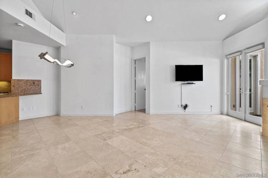 La Jolla, CA 92037,7622 Herschel Ave