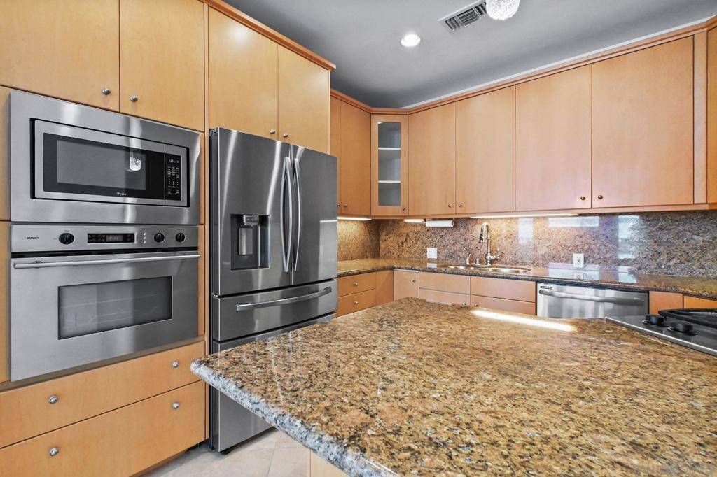La Jolla, CA 92037,7622 Herschel Ave