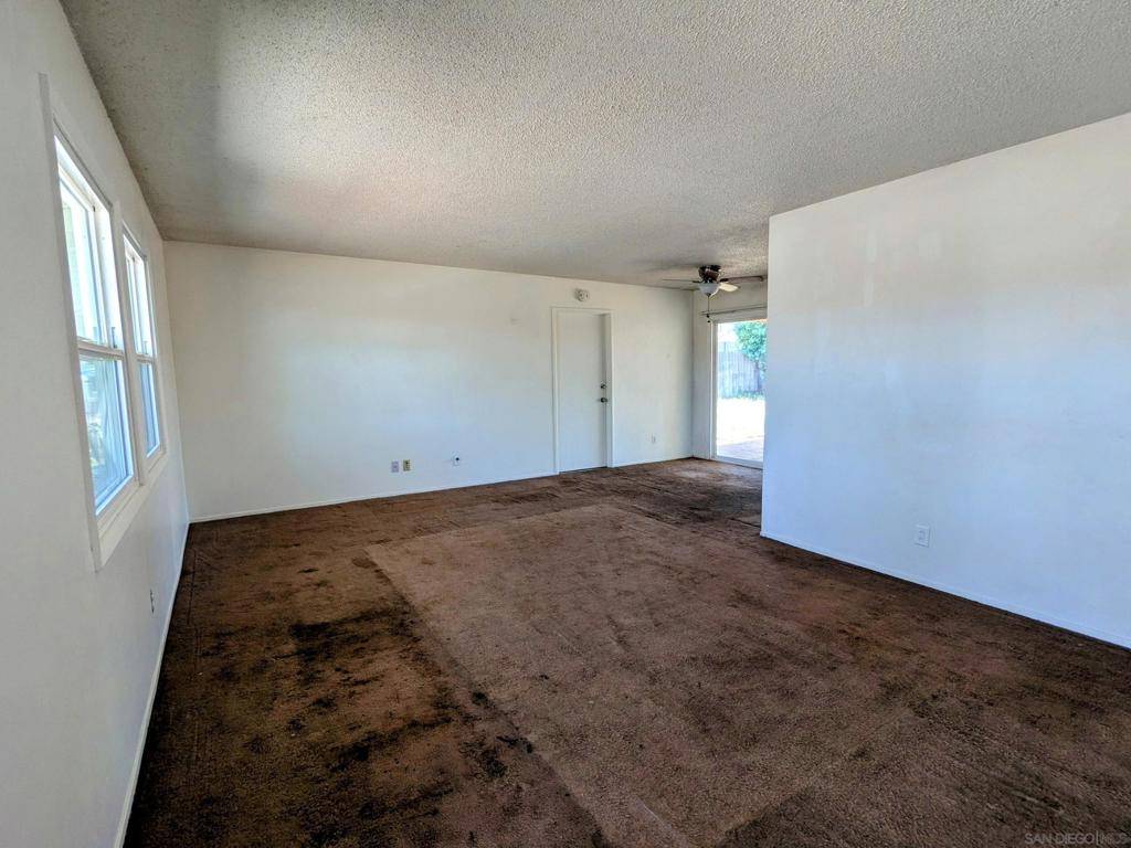 El Cajon, CA 92019,1589 Richandave Ave