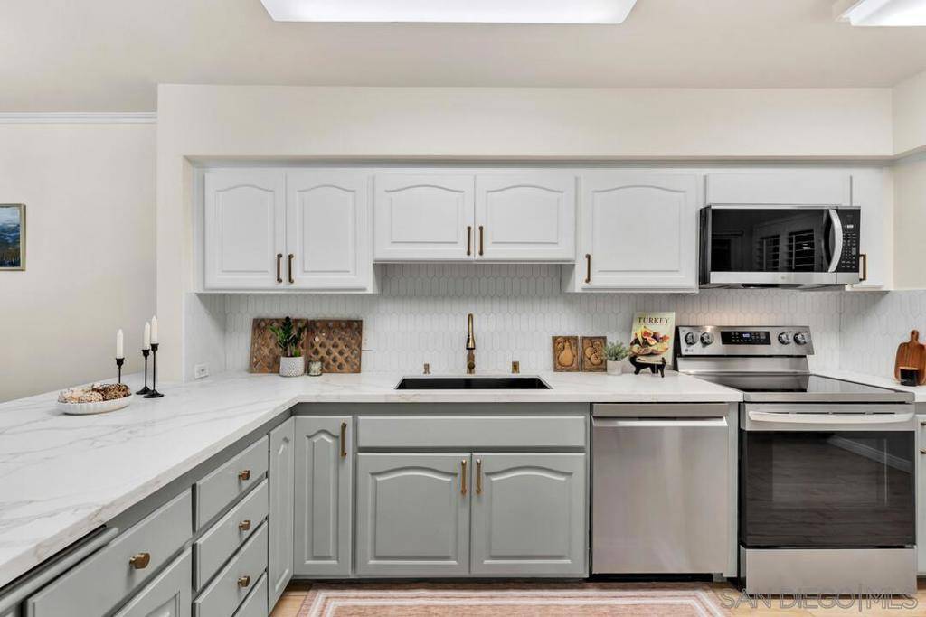 La Jolla, CA 92037,2600 Torrey Pines Rd #B17