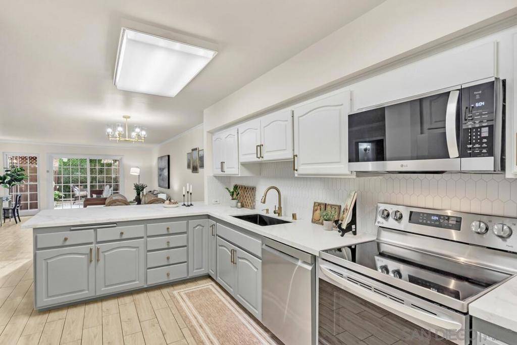 La Jolla, CA 92037,2600 Torrey Pines Rd #B17