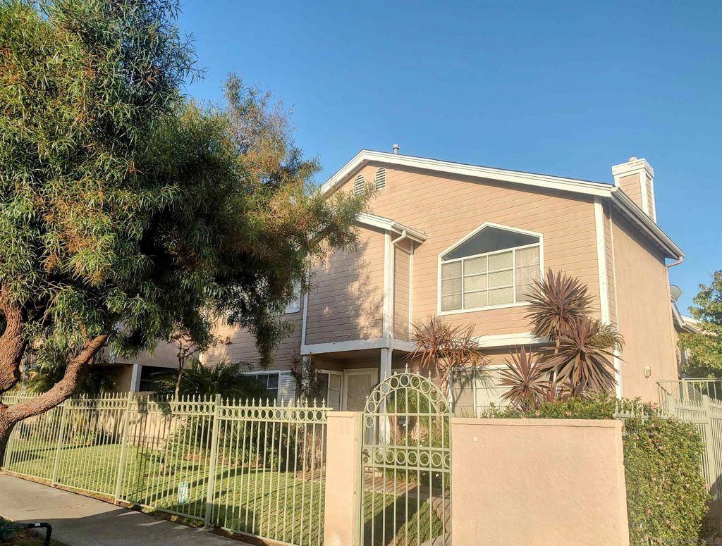 San Diego, CA 92105,4111 Poplar St #11