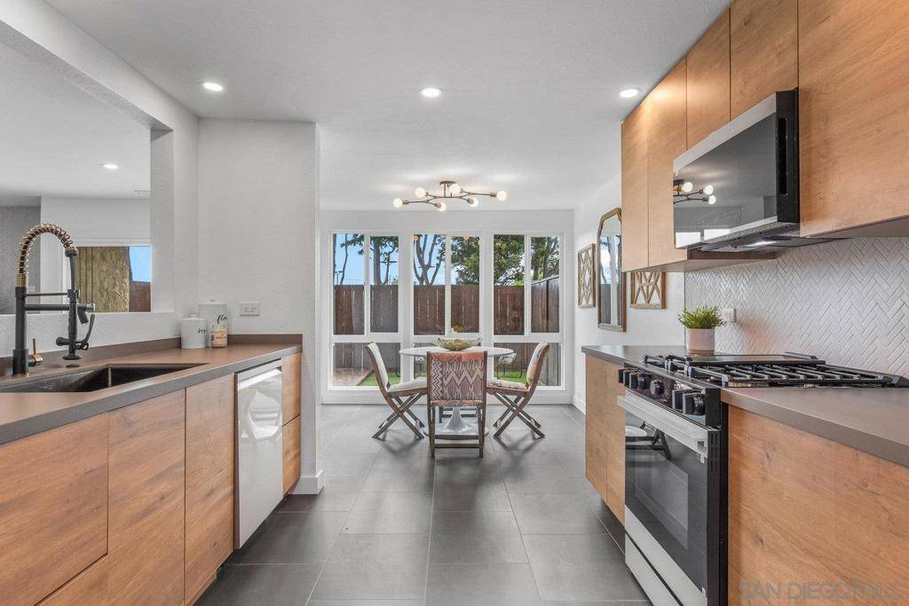 San Diego, CA 92111,6923 Camino Pacheco