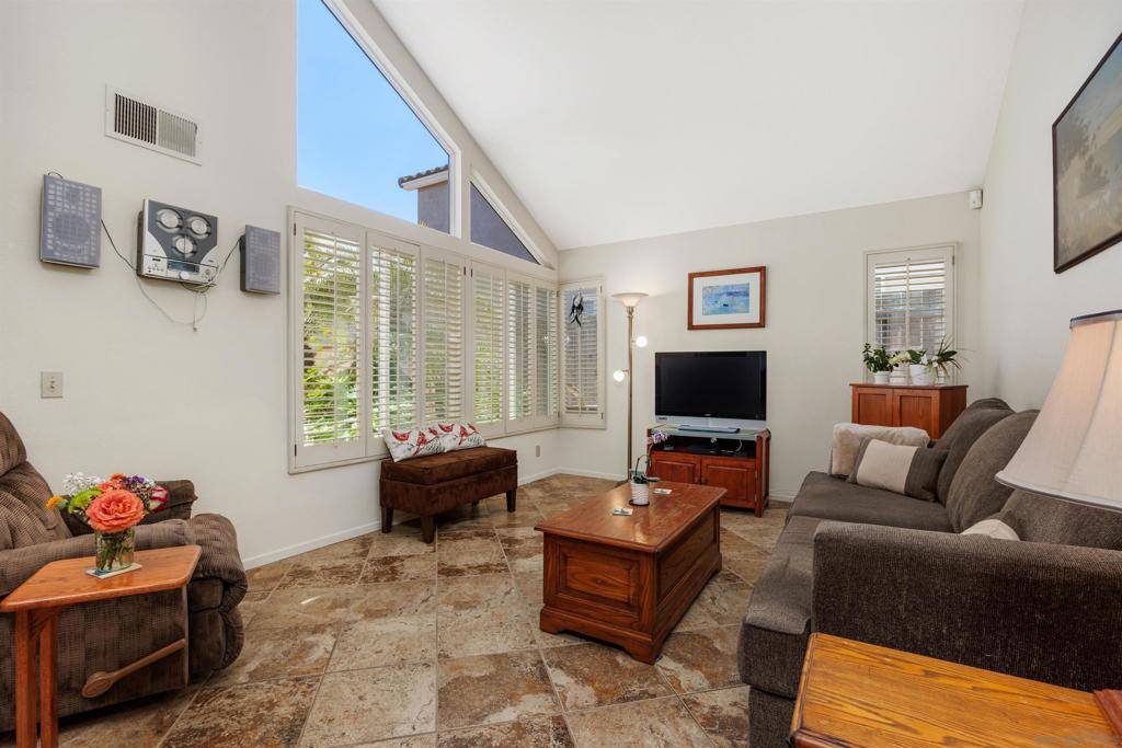 Oceanside, CA 92056,1738 Avenida Alta Mira