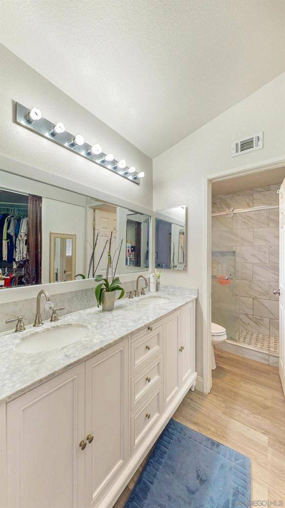 Escondido, CA 92026,29825 Platanus Dr