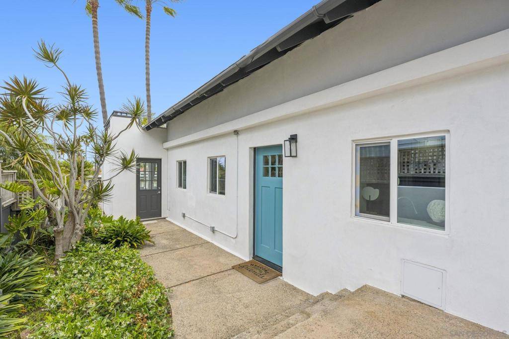 Solana Beach, CA 92075,215 N Granados Ave
