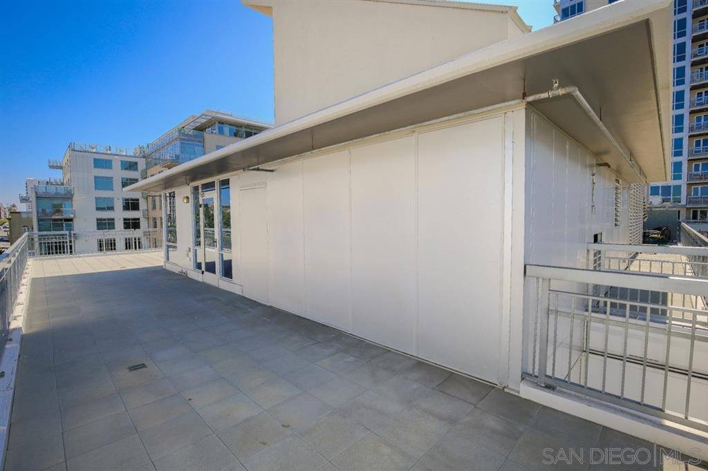 San Diego, CA 92101,1580 Union Street #705